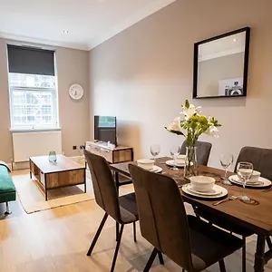  Apartment Deluxe Modern 1&2 Bed Near & Station